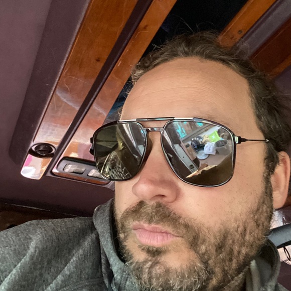 Meet your Posher, Ian - Picture 1 of 1